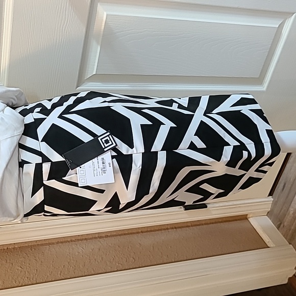 Liz Claiborne Abstract Pencil Skirt - Picture 5 of 13